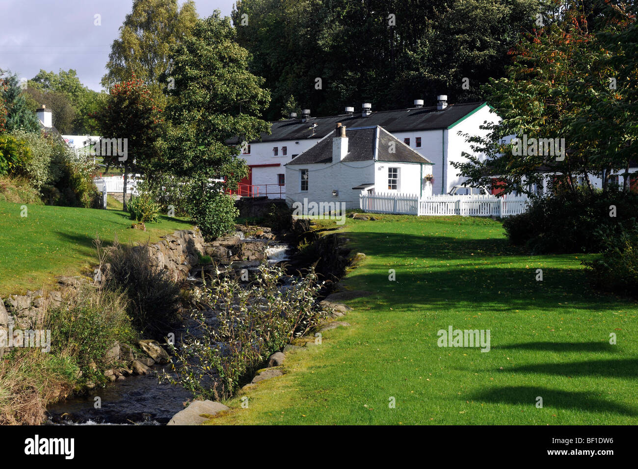 Edradour single malt whisky distillery, vicino Pitlochry, Perthshire, Scotland, Regno Unito. Foto Stock