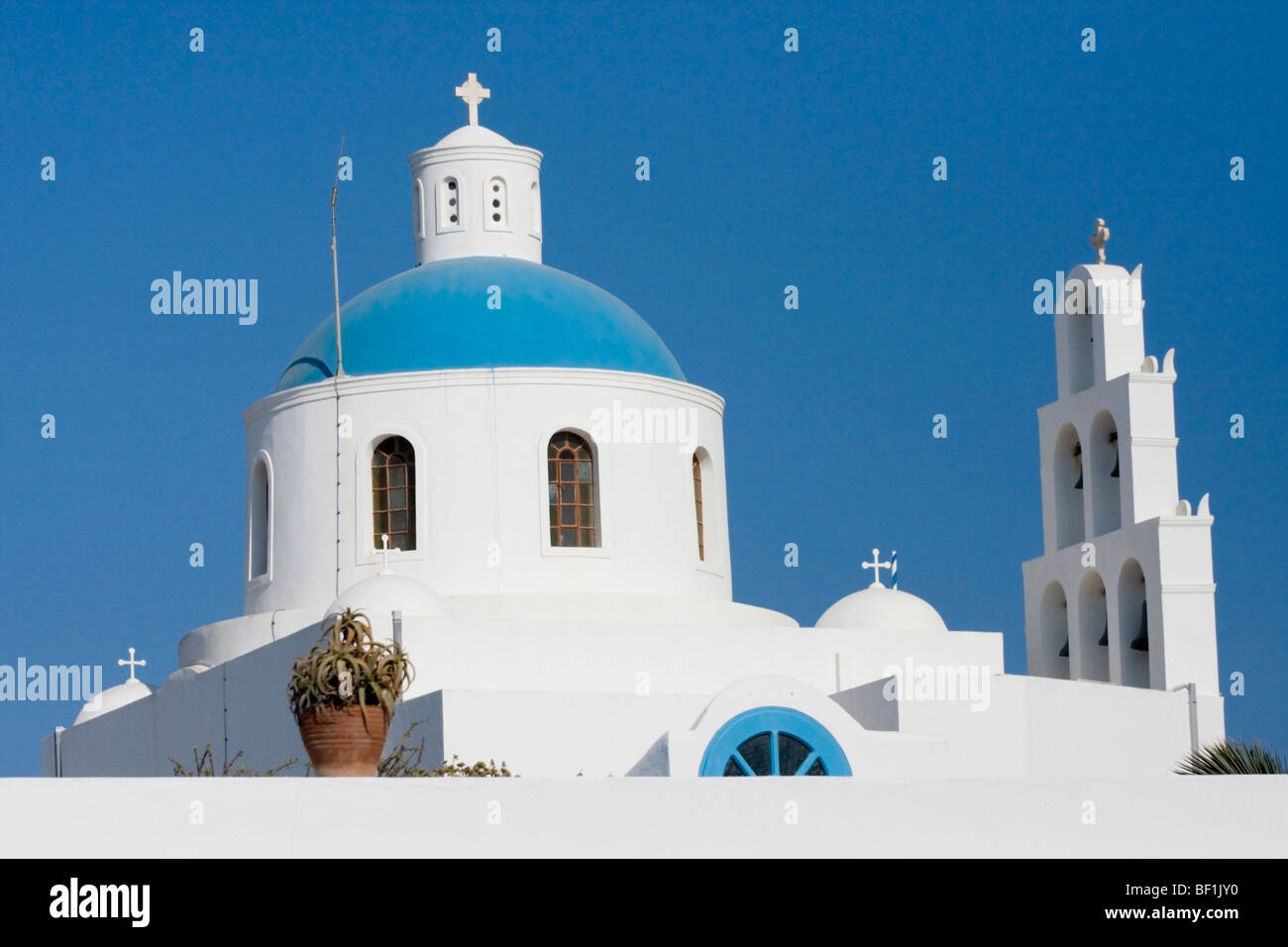 Cupola blu chiesa, Santorini Foto Stock