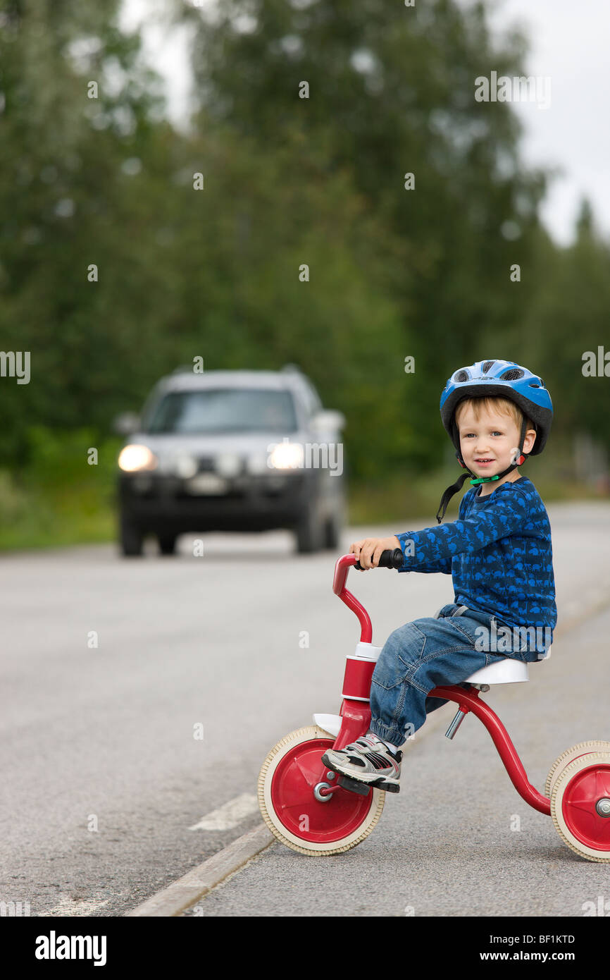 Bambino incidente d'auto immagini e fotografie stock ad alta risoluzione -  Alamy