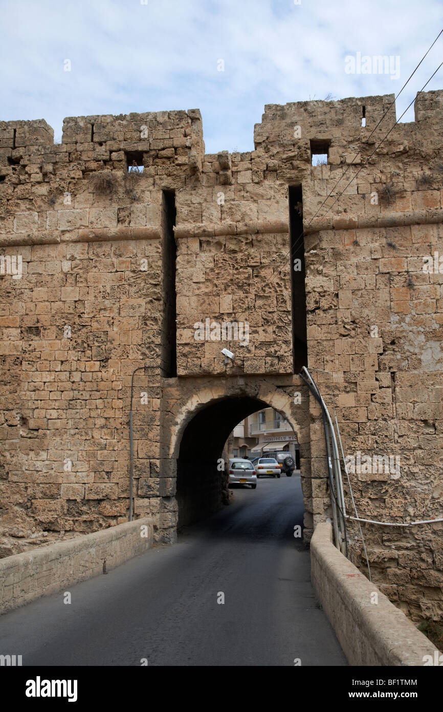 La porta di limisso la vecchia terra limassol porta nelle mura della città vecchia di Famagosta repubblica turca di Cipro del nord della Repubblica turca di Cipro del nord Foto Stock