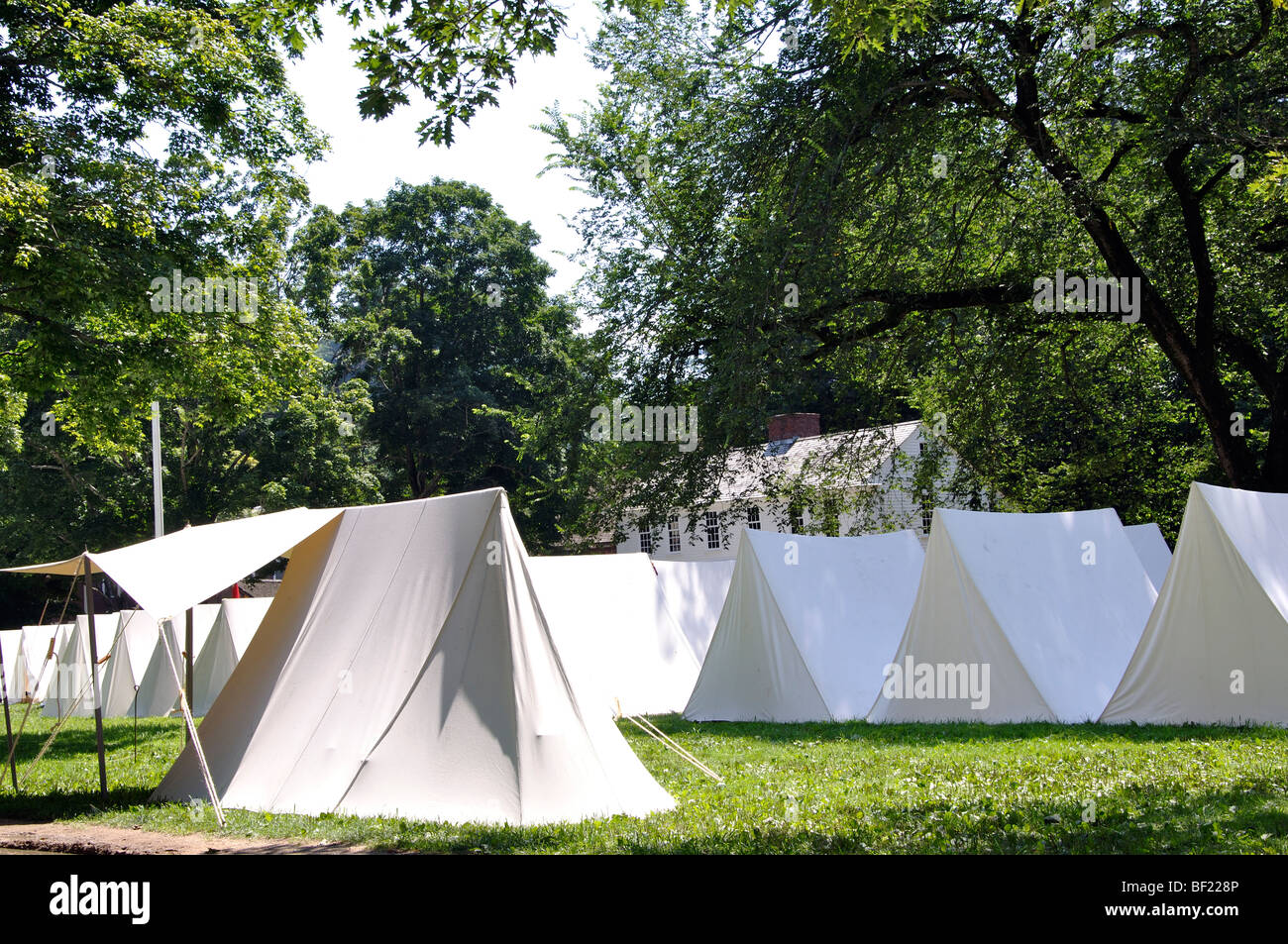 Tenda militare camp - costume guerra rivoluzionaria americana (1770's) era rievocazione Foto Stock