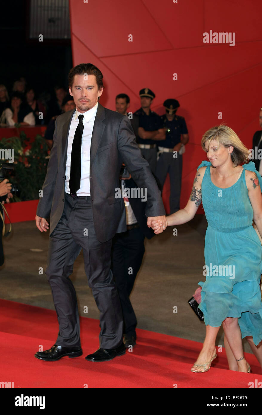 ETHAN HAWKE RYAN SHAWHUGHES BROOKLYN'S FINEST.premiere.66ESIMO FESTIVAL DEL CINEMA DI VENEZIA VENEZIA ITALIA 08 Settembre 2009 Foto Stock