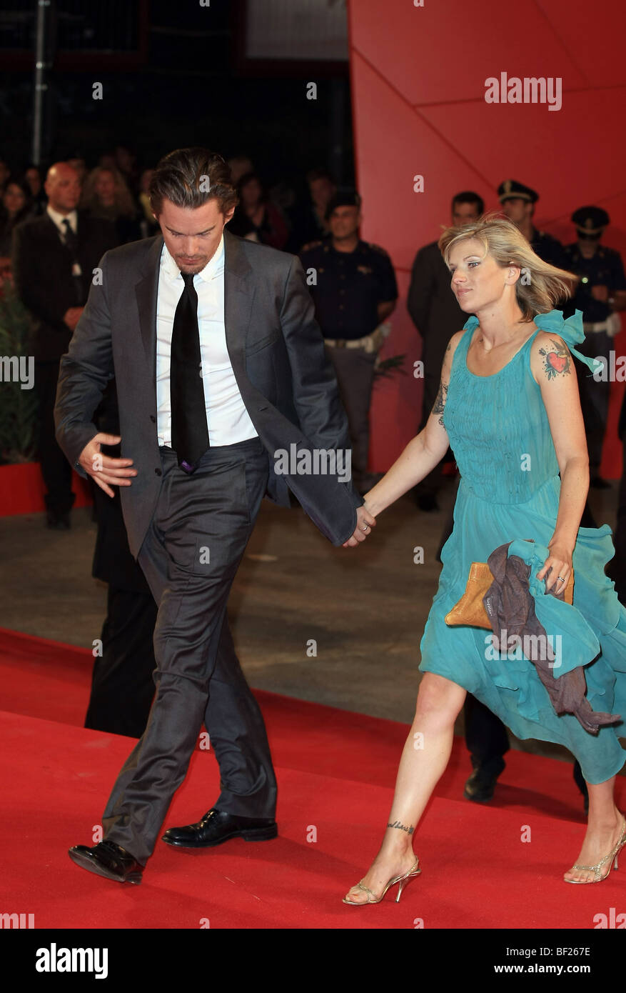 ETHAN HAWKE RYAN SHAWHUGHES BROOKLYN'S FINEST.premiere.66ESIMO FESTIVAL DEL CINEMA DI VENEZIA VENEZIA ITALIA 08 Settembre 2009 Foto Stock