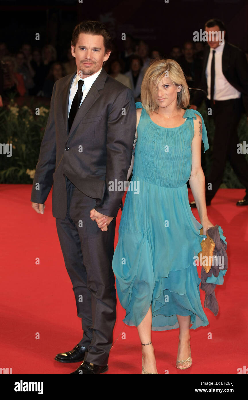 ETHAN HAWKE RYAN SHAWHUGHES BROOKLYN'S FINEST.premiere.66ESIMO FESTIVAL DEL CINEMA DI VENEZIA VENEZIA ITALIA 08 Settembre 2009 Foto Stock