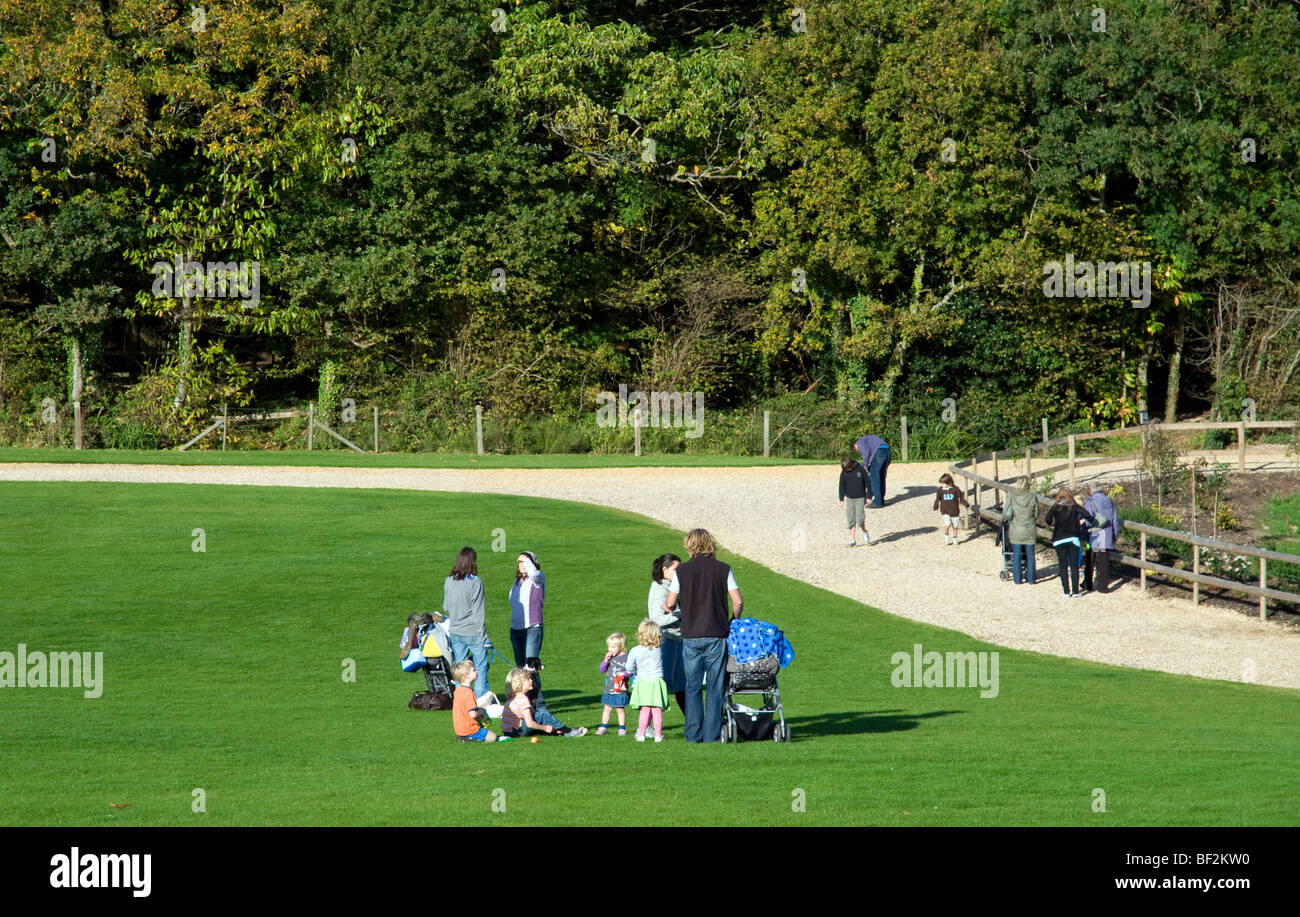 Il giorno della famiglia fuori in campagna, Robin Hill Country Park, Isle of Wight, England, Regno Unito, GB. Foto Stock