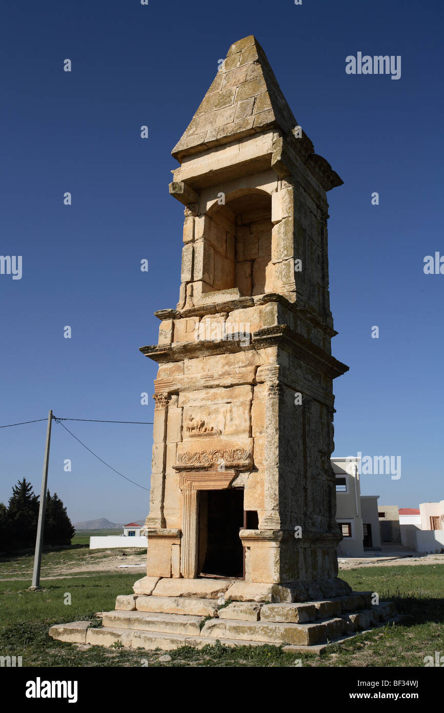 La Tunisia, Mactaris (Makthar) - Mausoleo del Julii Foto Stock