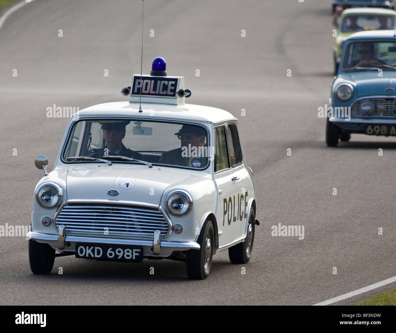 1968 Morris Mini Cooper S auto della polizia al 2009 Goodwood incontro, Sussex, Regno Unito. Foto Stock