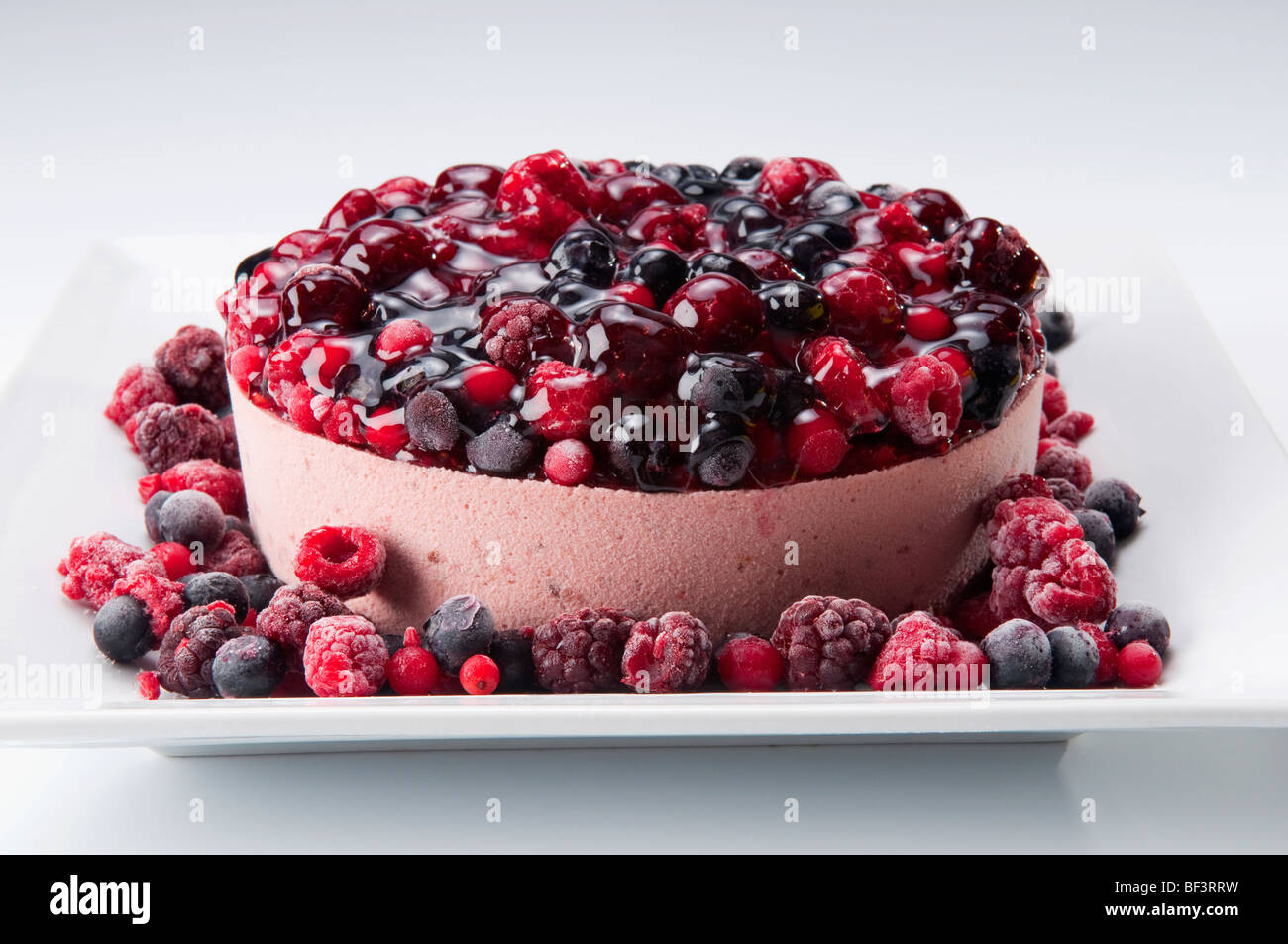 Close-up di un assortito mousse di frutti di bosco Foto Stock