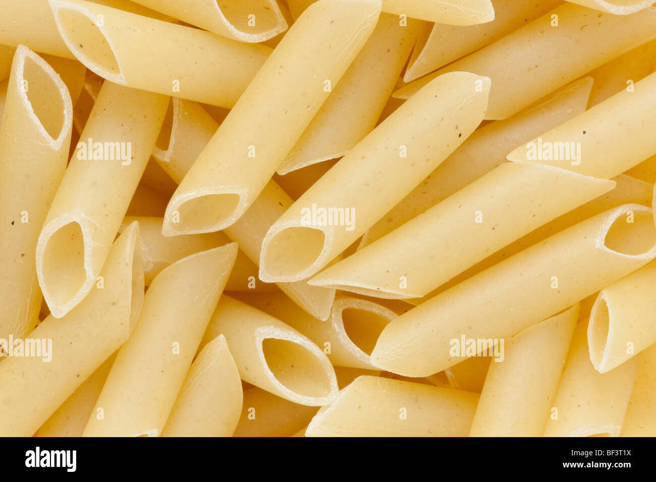 Rigatoni Pasta sullo sfondo Foto Stock