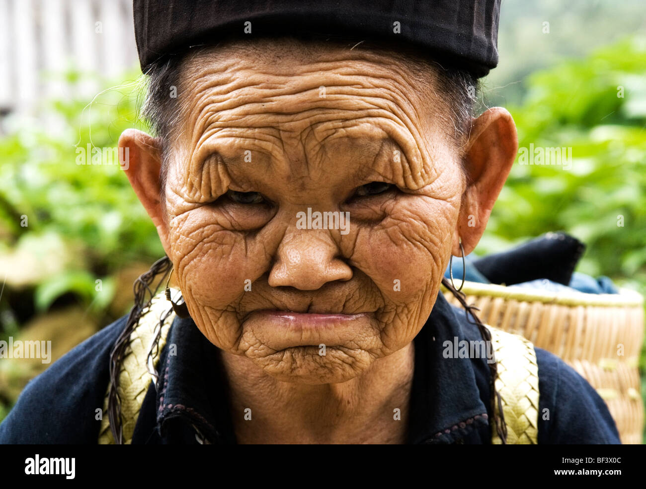 Vecchio H'mongs donna di Sapa, Lao Cai distretto, Vietnam Foto Stock