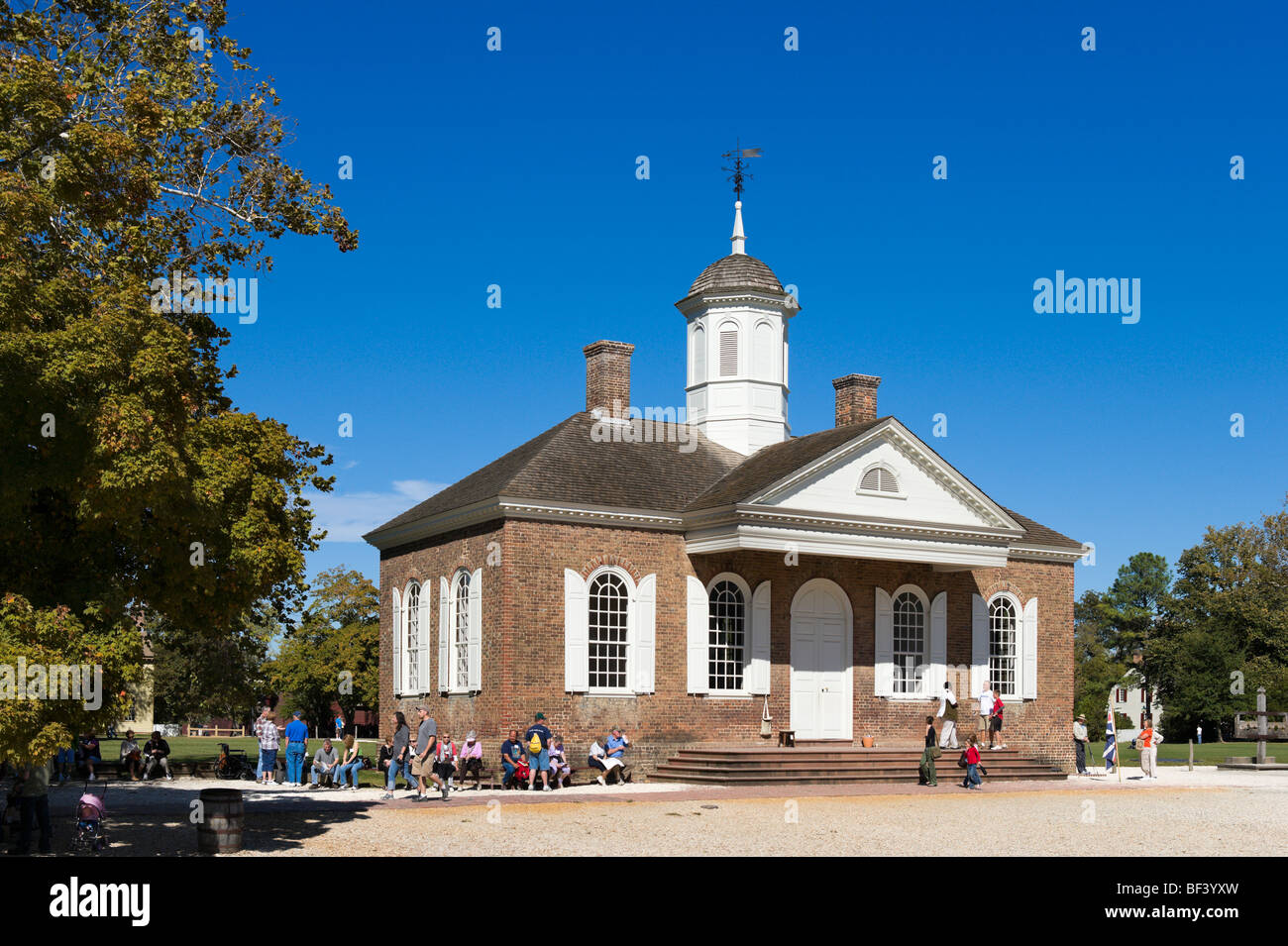 Il Courthouse sul Duca di Gloucester Street (la strada principale), Colonial Williamsburg, Virginia, Stati Uniti d'America Foto Stock