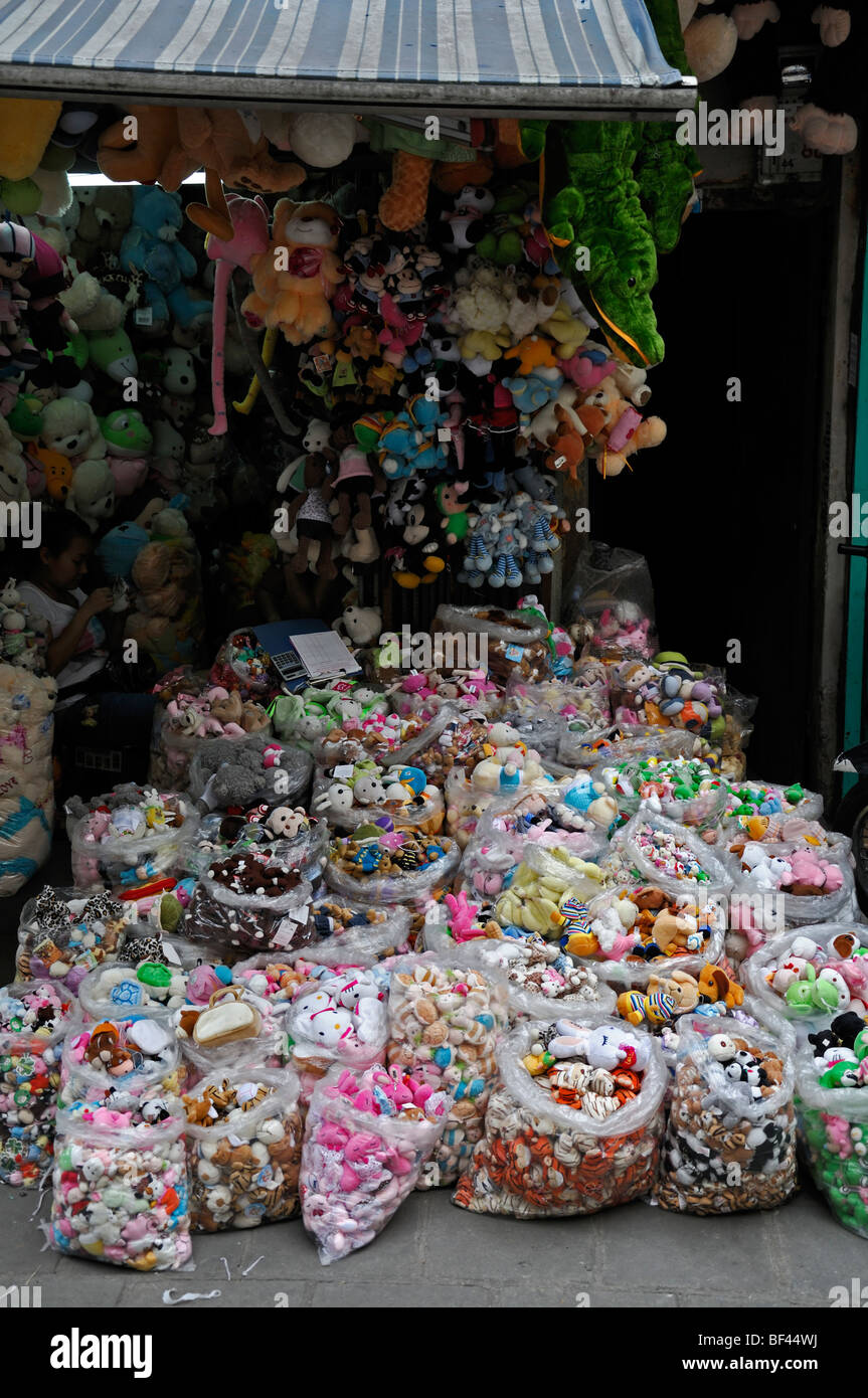 Il mercato Ben Thanh Ho chi minh vietnam colorate colore morbido peluche per vendita Vendita Vendita shop in stallo Foto Stock