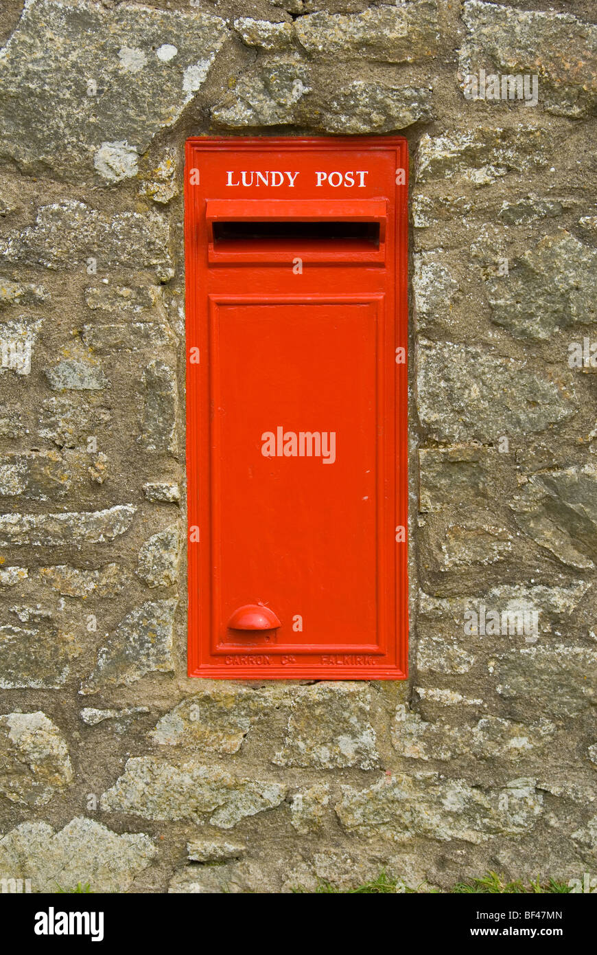 Un unico Lundy Postbox su Lundy Island nel canale di Bristol REGNO UNITO Foto Stock