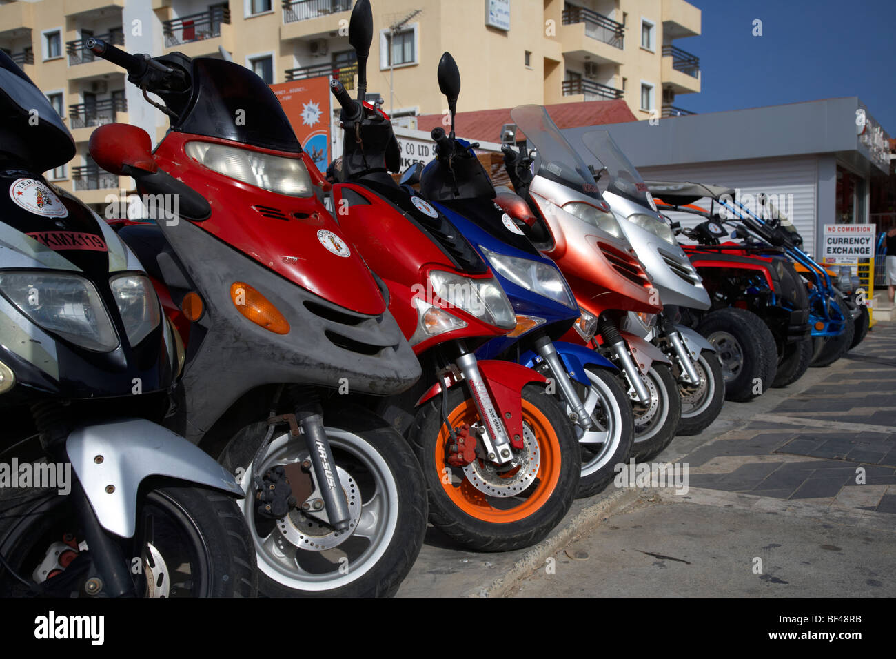 Moped rental immagini e fotografie stock ad alta risoluzione Alamy