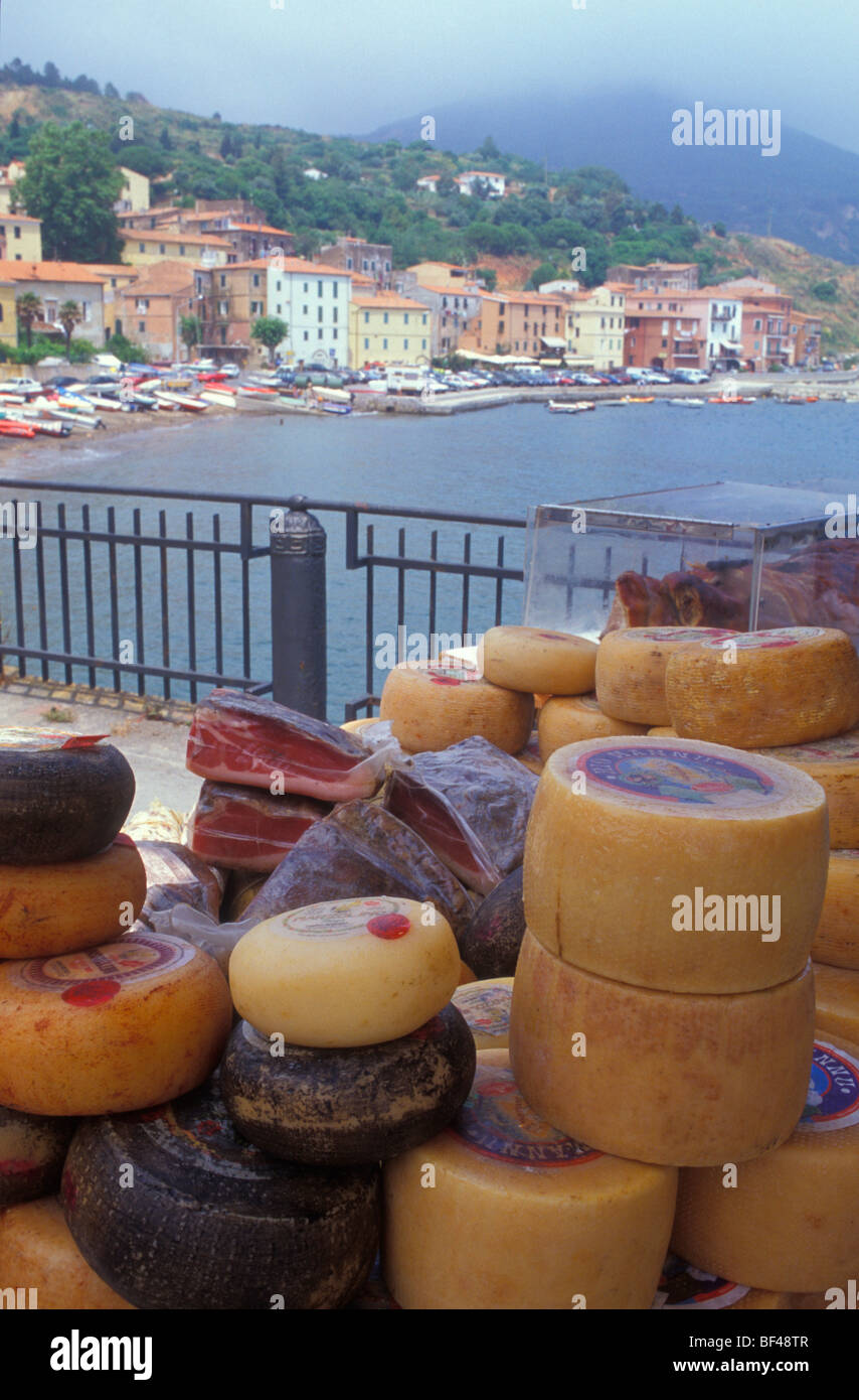 Ruote di formaggio, maialino, Rio Marina, Isola d'Elba, Toscana, Italia Foto Stock