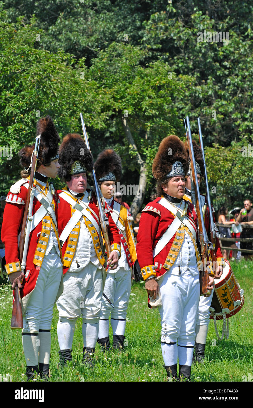 British Redcoats - costume guerra rivoluzionaria americana (1770's) era rievocazione Foto Stock