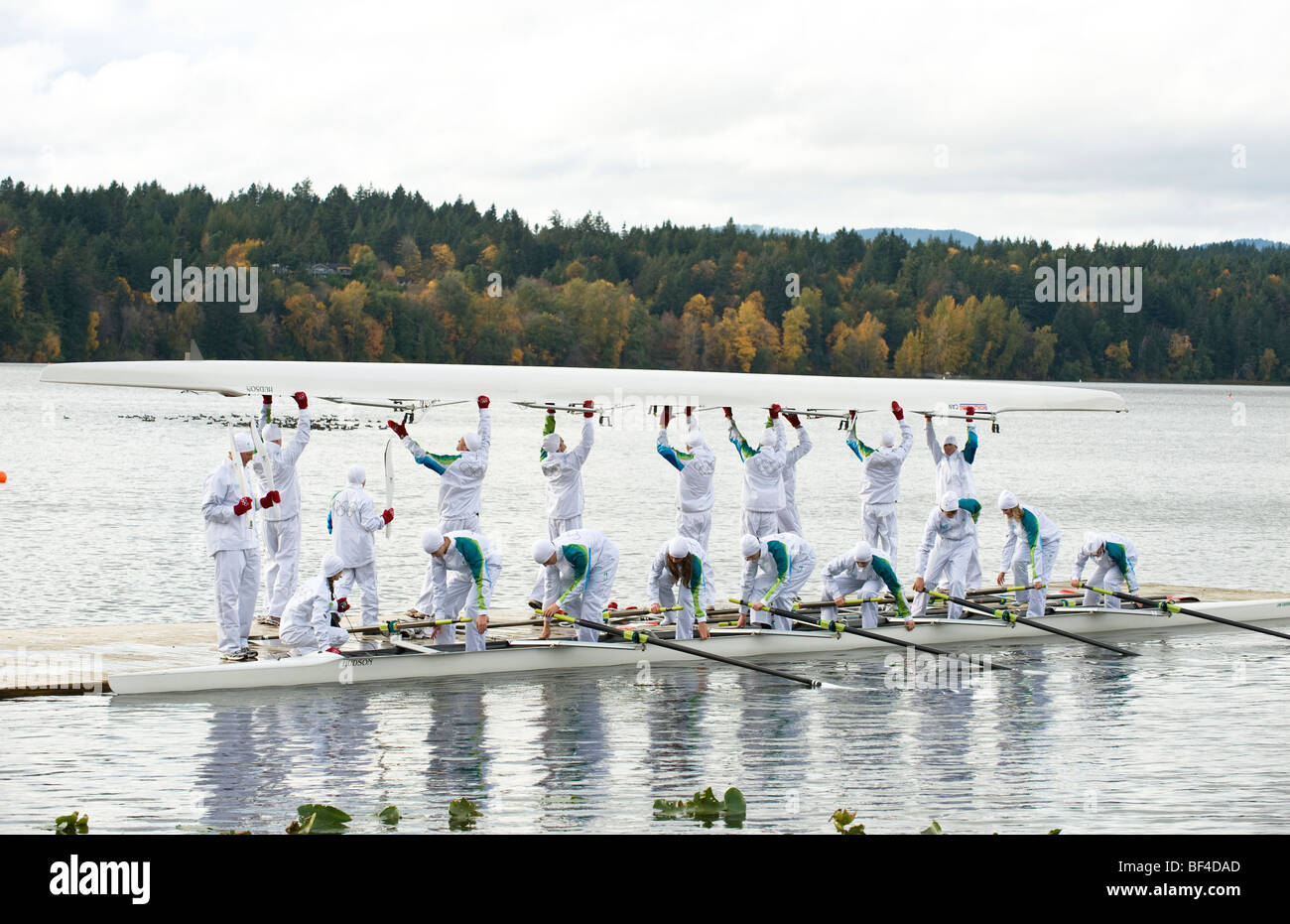 Il 2010 Torcia Olimpica ha cominciato a Victoria, British Columbia, Canada su Venerdì, Ottobre 30. Foto Stock