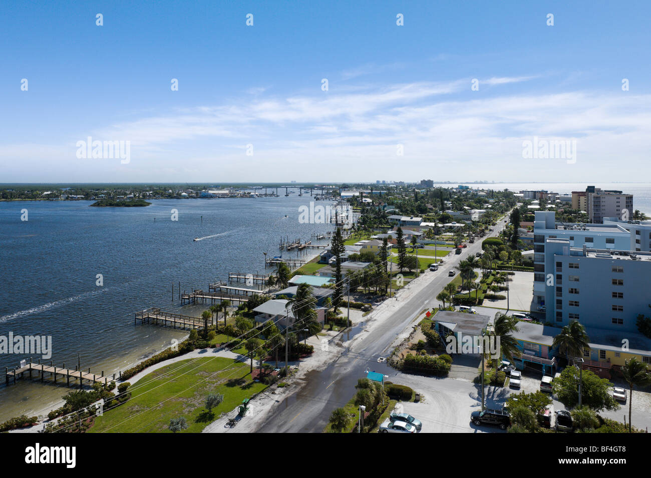 Vista su Estero Isola dall'estremità nord, Fort Myers Beach, Florida, Stati Uniti d'America Foto Stock