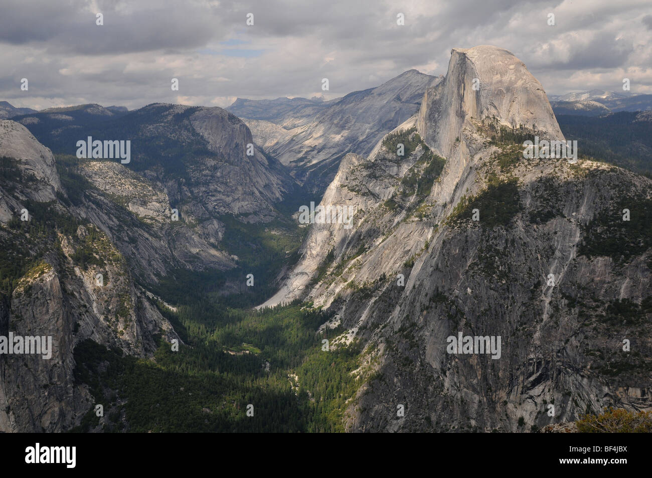 Parco Nazionale di Yosemite vista dal punto ghiacciaio Foto Stock