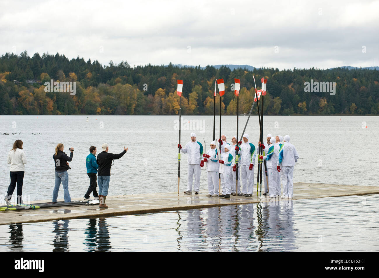 Il 2010 Torcia Olimpica ha cominciato a Victoria, British Columbia, Canada su Venerdì, Ottobre 30. Foto Stock