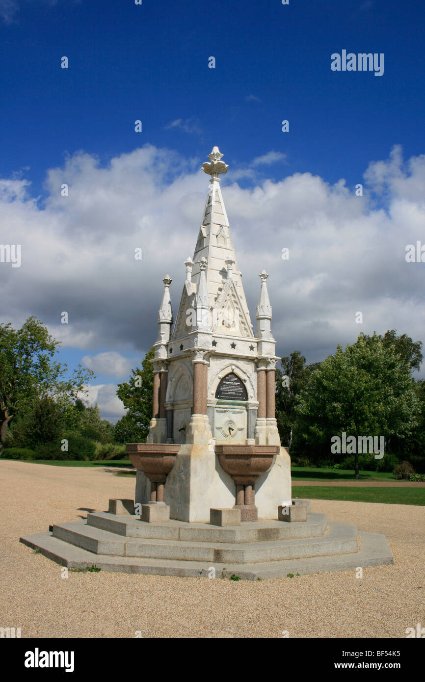 La fontana Readymony sugli indirizzi di massima per le politiche a piedi presentato da Cowasjee Jehangheer Monyready nel 1869, Regent's Park, Londra Foto Stock