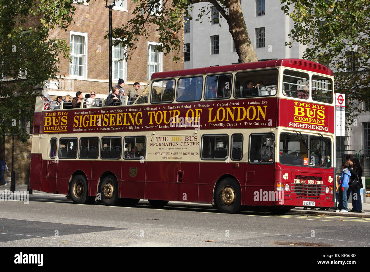 Il Big Bus Company open top gita turistica in autobus in London, England, Regno Unito Foto Stock