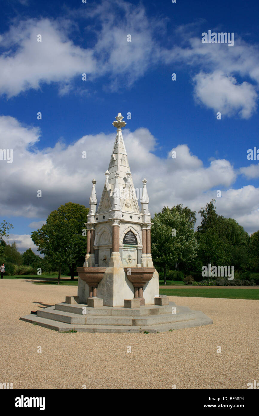 La fontana Readymony sugli indirizzi di massima per le politiche a piedi presentato da Cowasjee Jehangheer Monyready nel 1869, Regent's Park, Londra Foto Stock