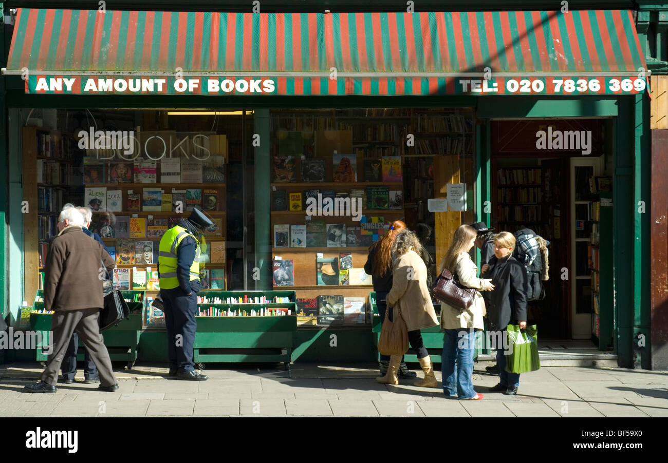 Librerie su Charing Cross Road, Londra, Inghilterra Foto Stock