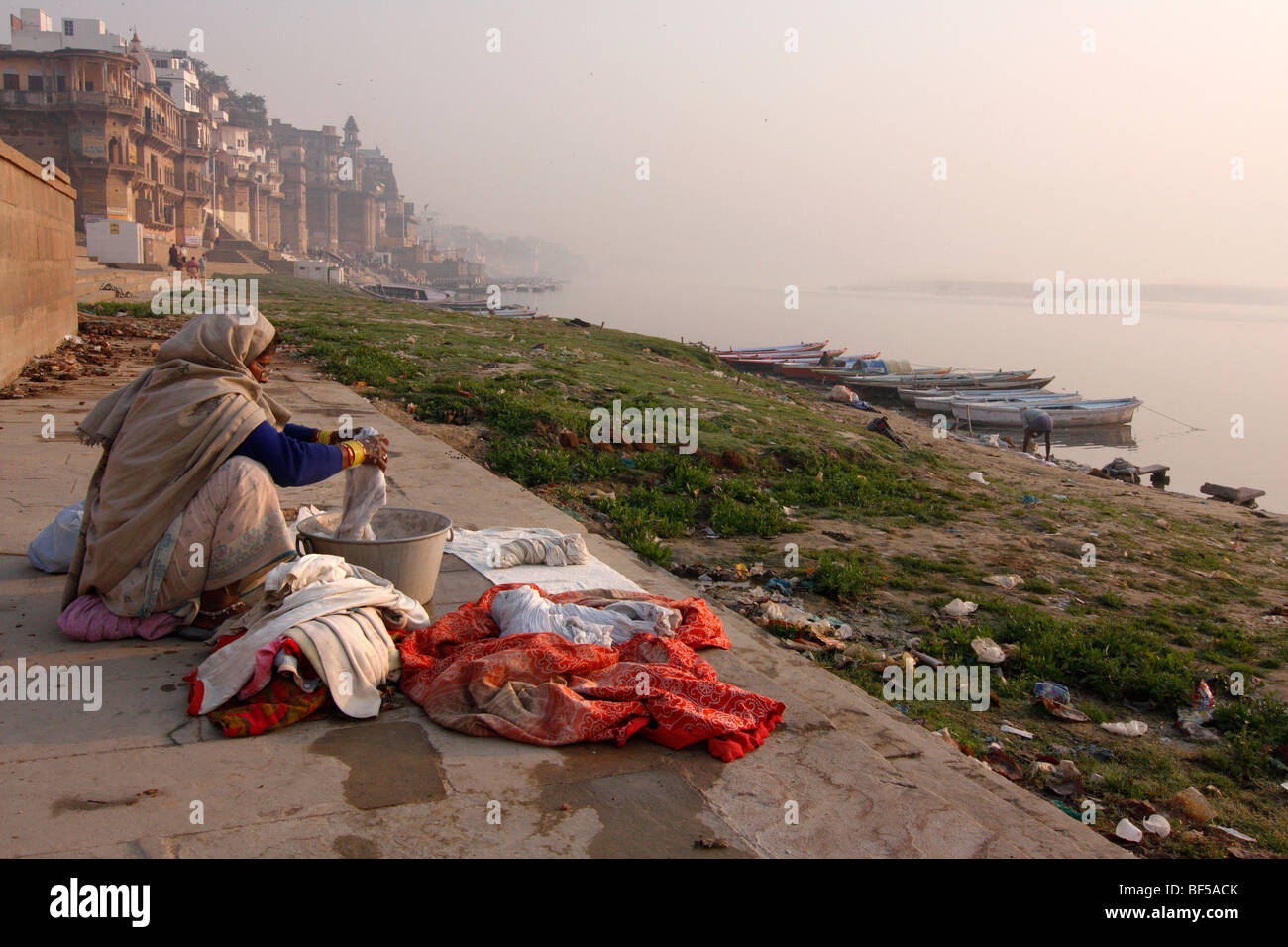 La rondella sul fiume Gange, Varanasi, India, Asia del Sud Foto Stock