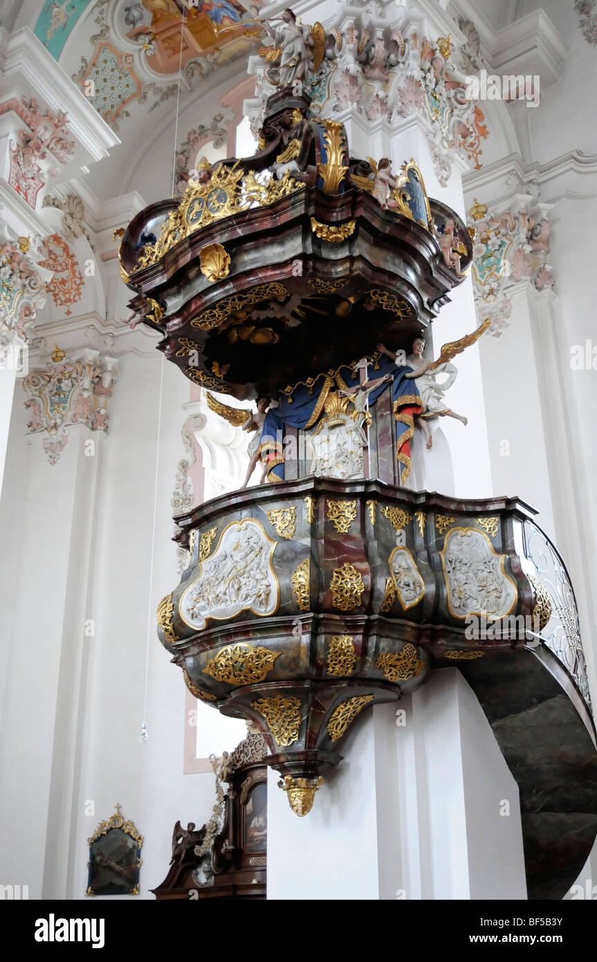 Il coro, la Chiesa del pellegrinaggio di Steinhausen, costruito dai fratelli Zimmermann 1728-1731, Steinhausen, Baden-Wuerttemberg, Germania Foto Stock