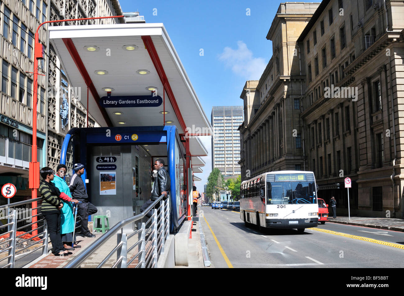 Città moderna sistema bus, Rea Vaya, Bus sistema di transito rapido, BRT, dovrebbe essere operativo per la Coppa del Mondo FIFA 2010, Johannesbur Foto Stock