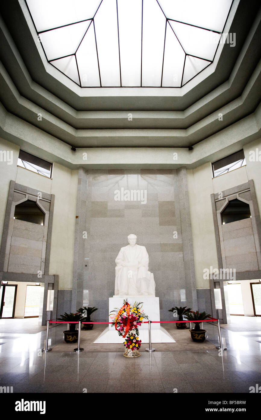 Statua di Zhou Enlai, il Primo Ministro della Repubblica popolare cinese dal 1949 al 1976, Huai an, provincia dello Jiangsu, Cina Foto Stock