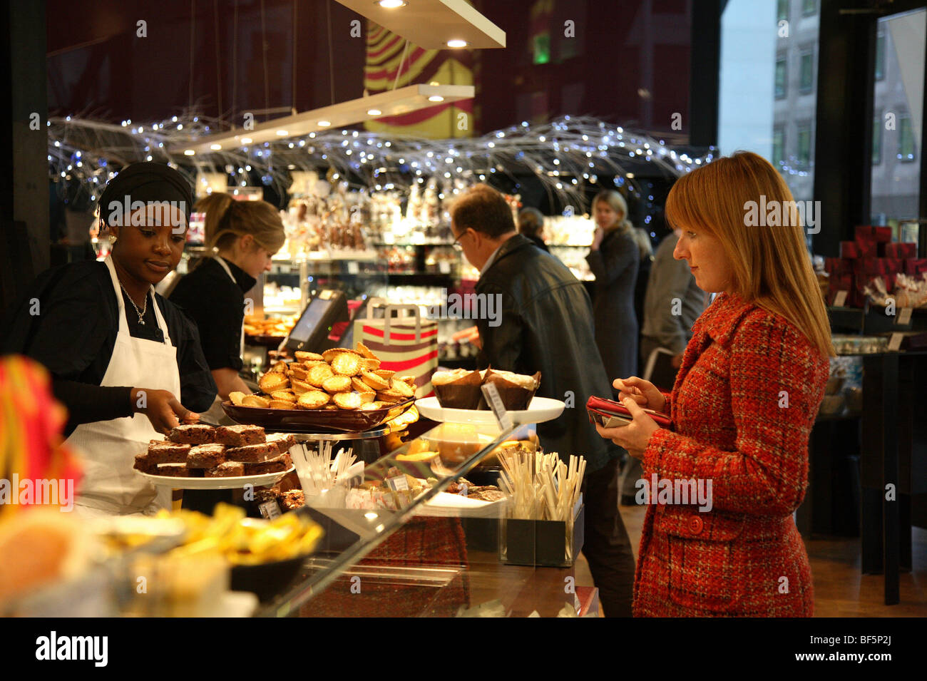 Il Konditor e cuocere, un posto per acquistare cibo e dolci. Foto Stock