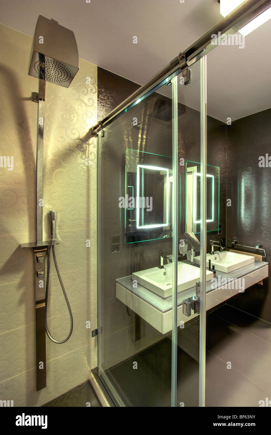 Dettaglio del bagno moderno da Armani Foto stock - Alamy