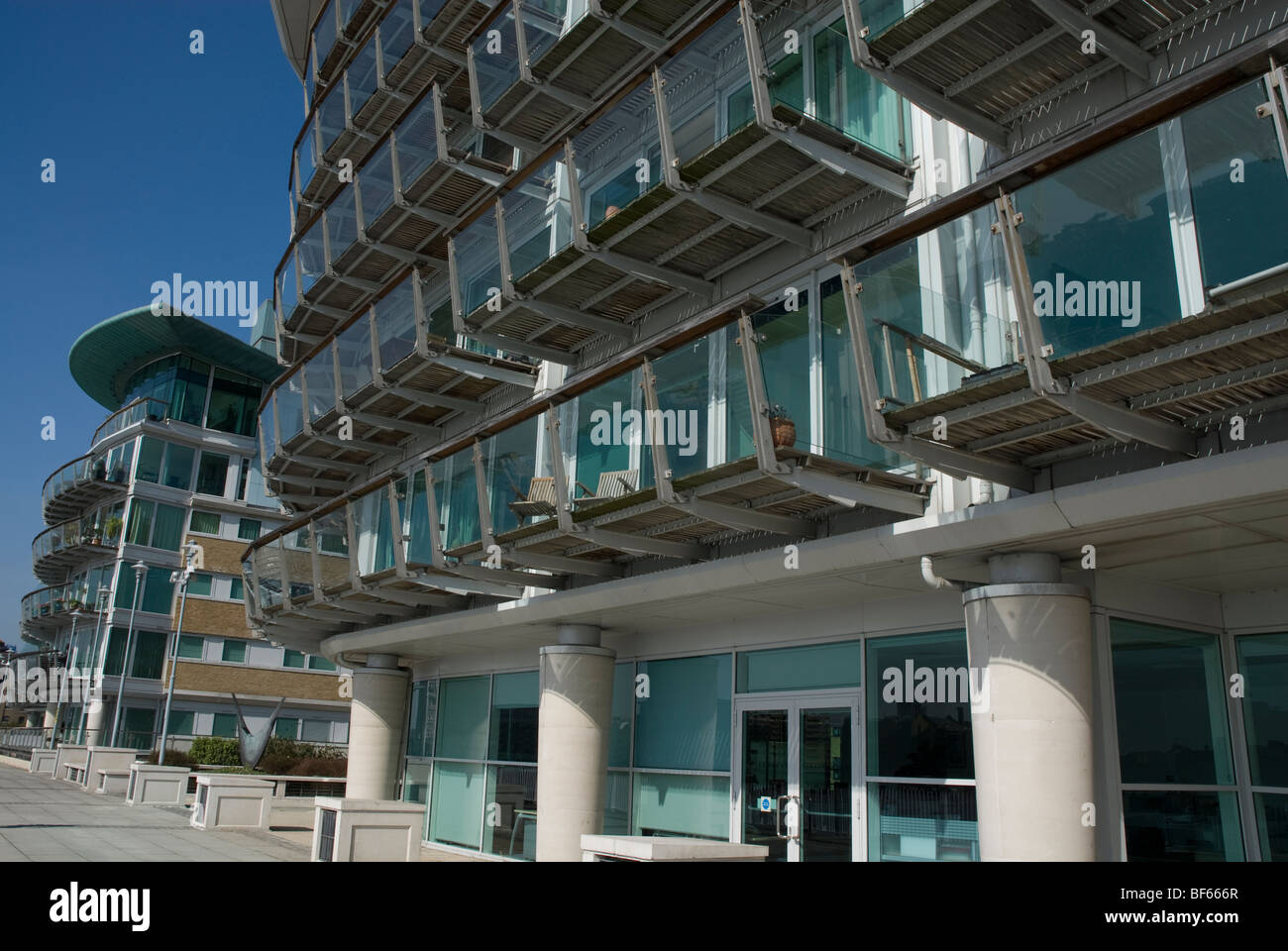 Nuovi edifici di appartamenti a Wapping High Street London E1 REGNO UNITO Foto Stock