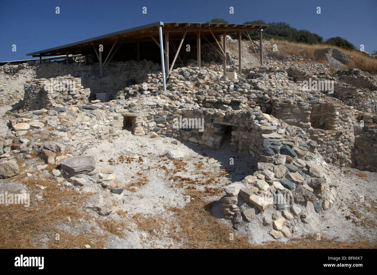 Round abitazioni circolare scavato a Choirokoitia del Neolitico antico villaggio repubblica di cipro Foto Stock