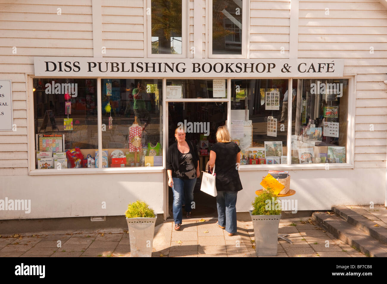 Il Diss publishing bookshop & cafe shop store in Diss,Norfolk, Regno Unito Foto Stock