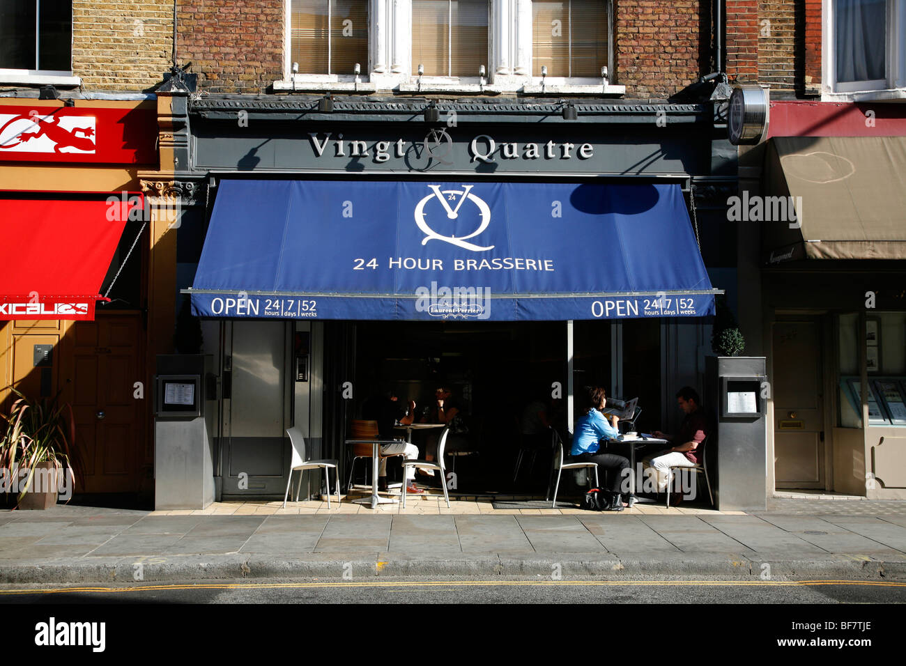 Vingt Quatre ristorante su Fulham Road sulla "Fulham Beach', a Chelsea, Londra, Regno Unito Foto Stock