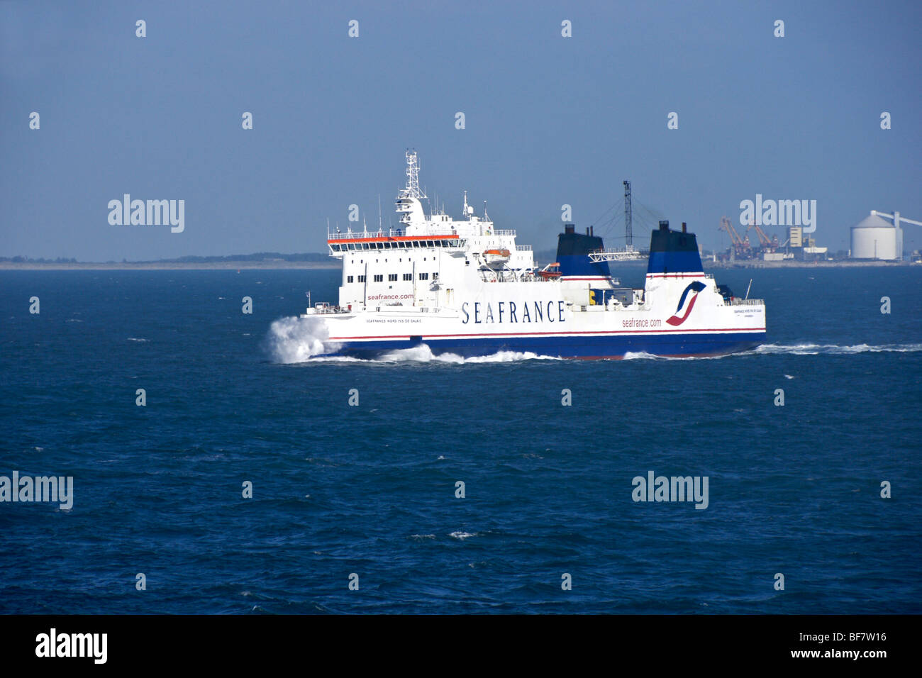 Seafrance freight ferry Seafrance Nord-Pas-de-Calais off Calais Foto Stock