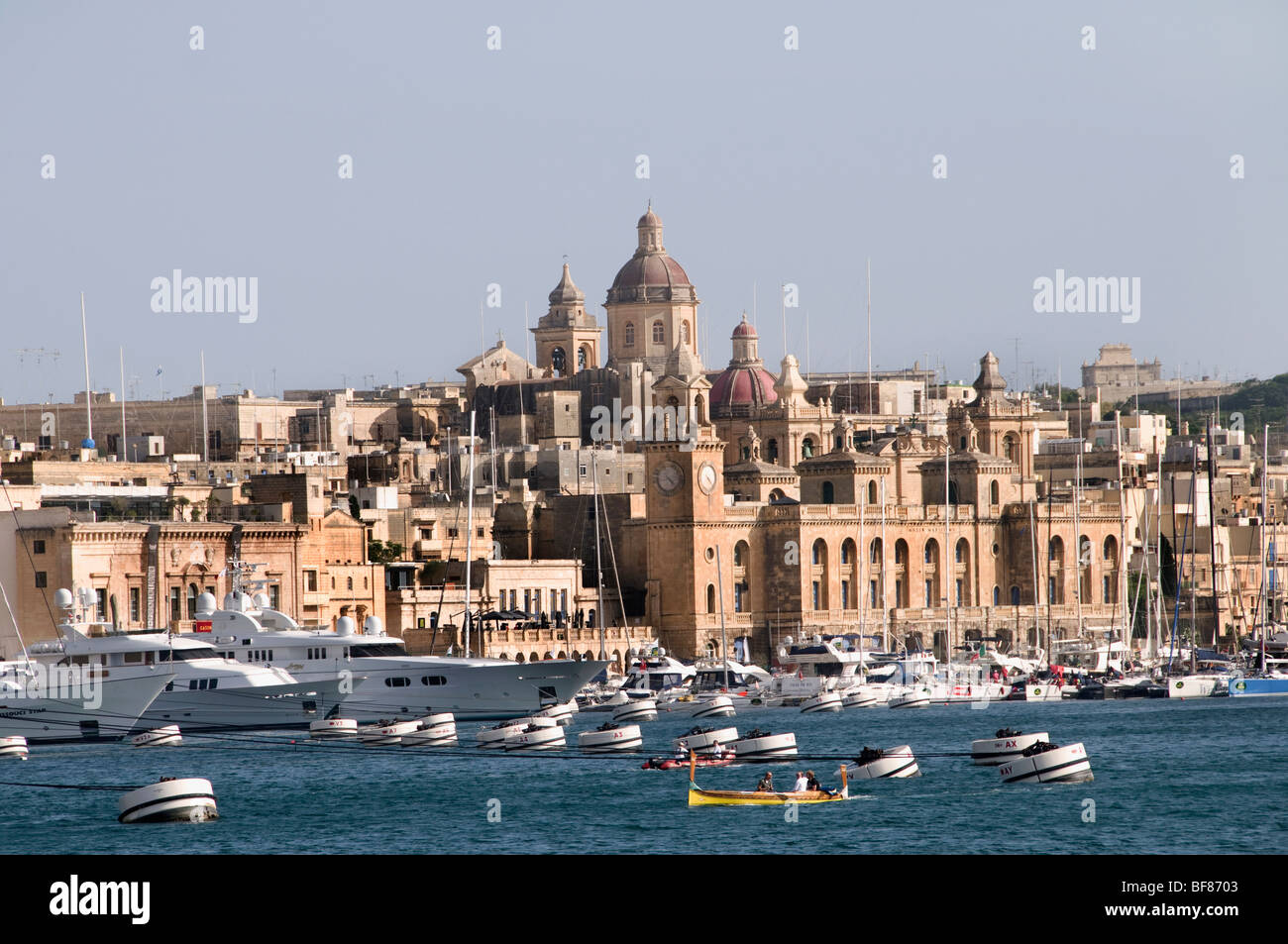 Malta Vittoriosa tre città di fronte la città fortificata di La Valletta Foto Stock
