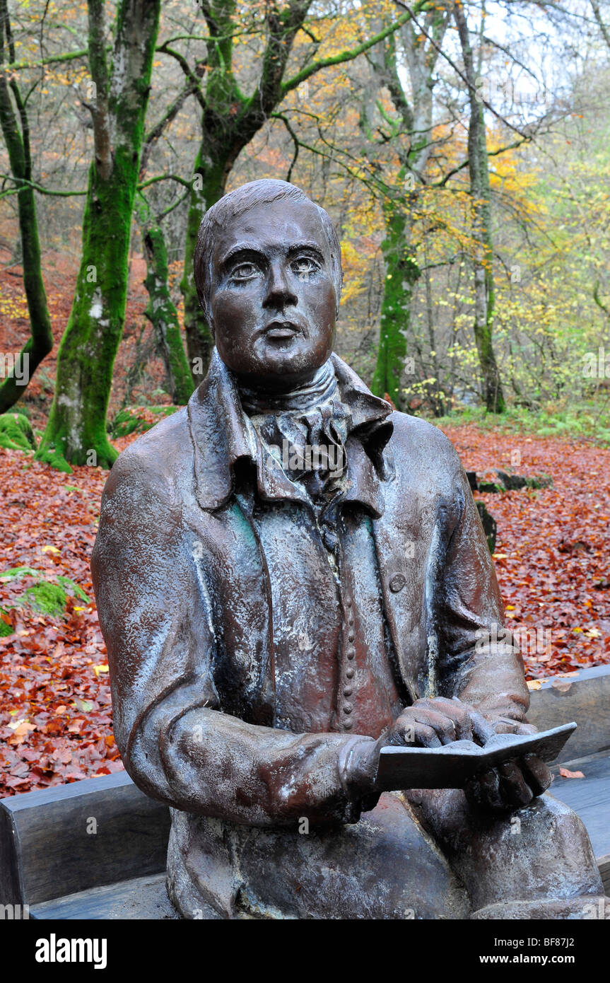 Poeta scozzese Robert Burns, scultura in bronzo in Birks di Aberfeldy, Perthshire. SCO 5509 Foto Stock