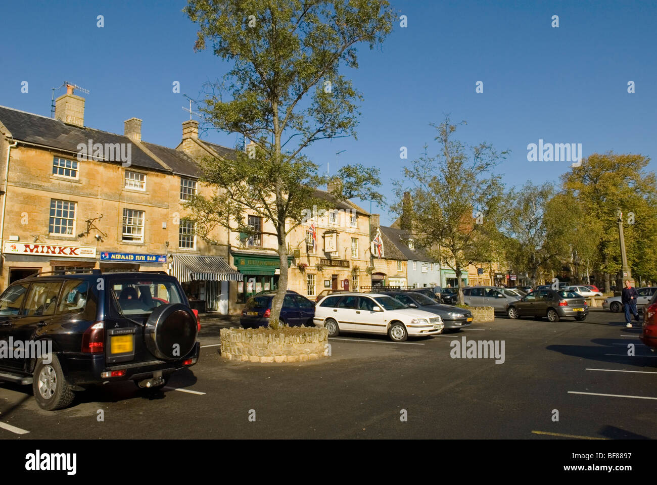 Parcheggio principale di Moreton-in-Marsh Gloucestershire England Regno Unito Foto Stock