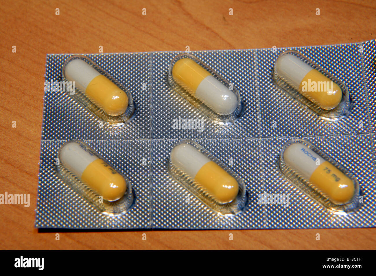 Tamiflu oseltamivir un farmaco antivirale usato per il trattamento di influenza A e influenza B compresi influenza suina e influenza aviaria Foto Stock