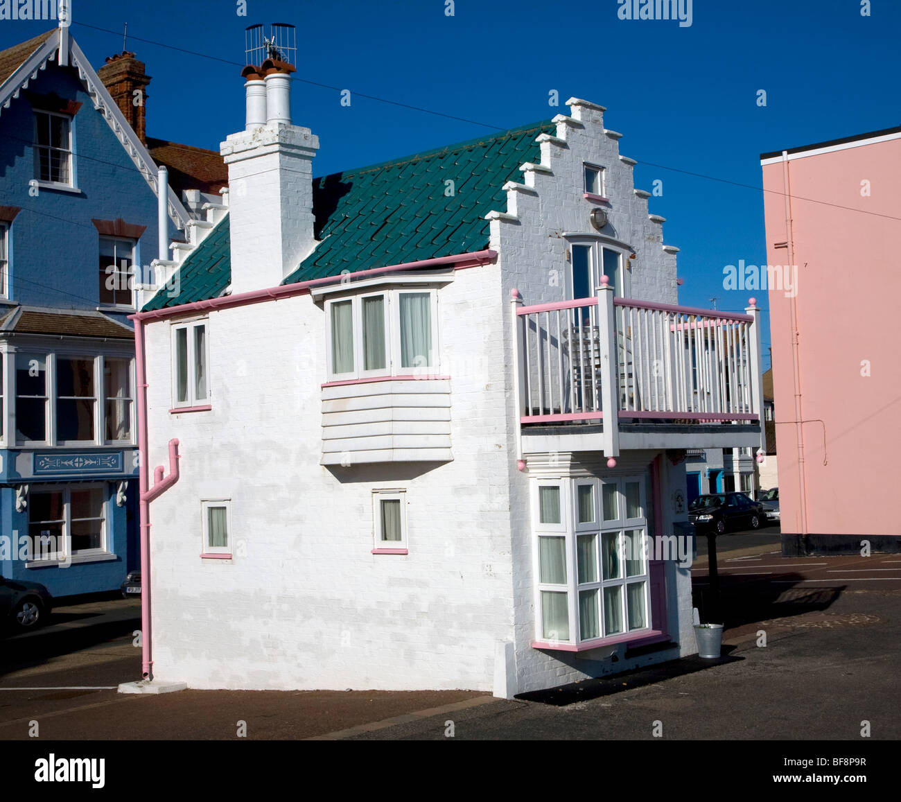 Fantasia, una casa in miniatura sul lungomare, Aldeburgh, Suffolk, Inghilterra Foto Stock