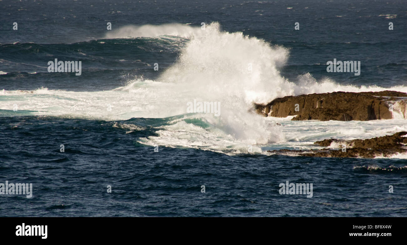 Onde che si infrangono 3 Foto Stock