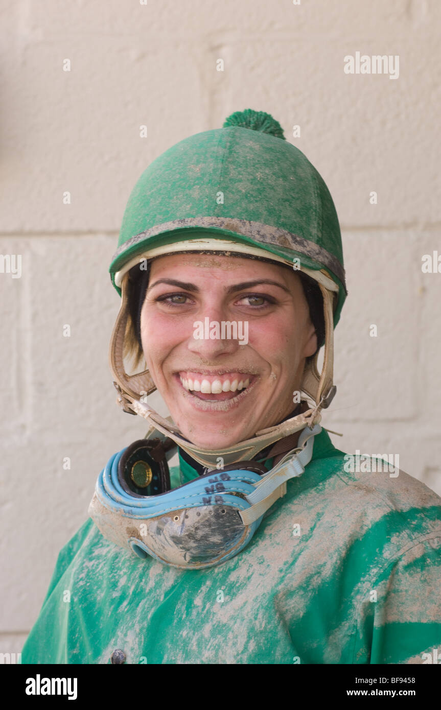 Femmina Natascia Jockey Bracaloni rides 'My piuttosto Cupcake' addestrato da Rachael animato al Maryland dichiara in Fiera Timonium Foto Stock