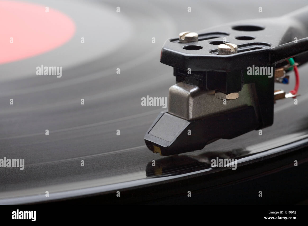 Fonografo ago su un LP VINYL Record. Foto Stock