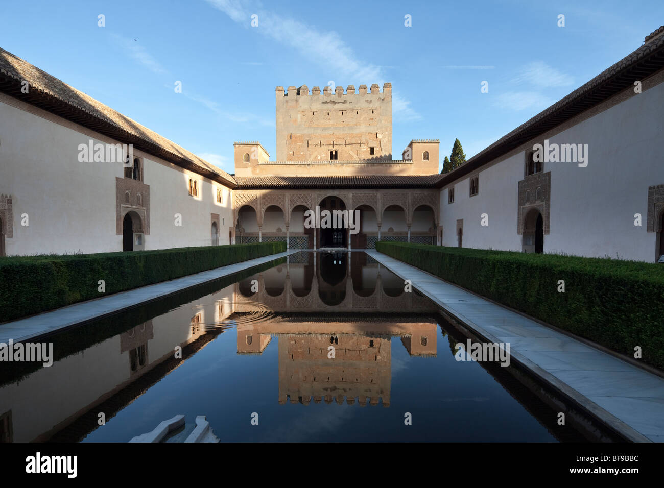 Corte dei Mirti o Patio de Comares, la Alhambra Palace, Granada, Spagna Foto Stock