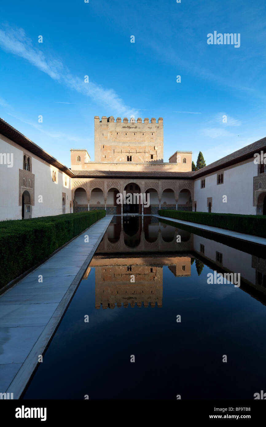 Corte dei Mirti o Patio de Comares, la Alhambra Palace, Granada, Spagna Foto Stock