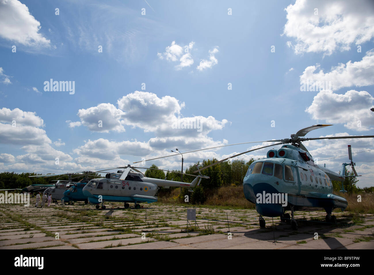 Elicotteri storico stand in ucraino Aviation Museum in Kiev-Zhulyany. Foto Stock